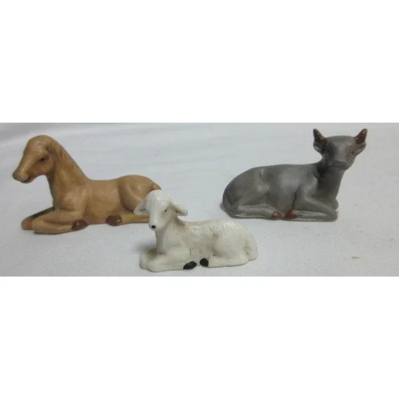 Scott's Porcelain Nativity Set 11 Piece Christmas Set with Wood Base Boxed - Picture 4 of 13